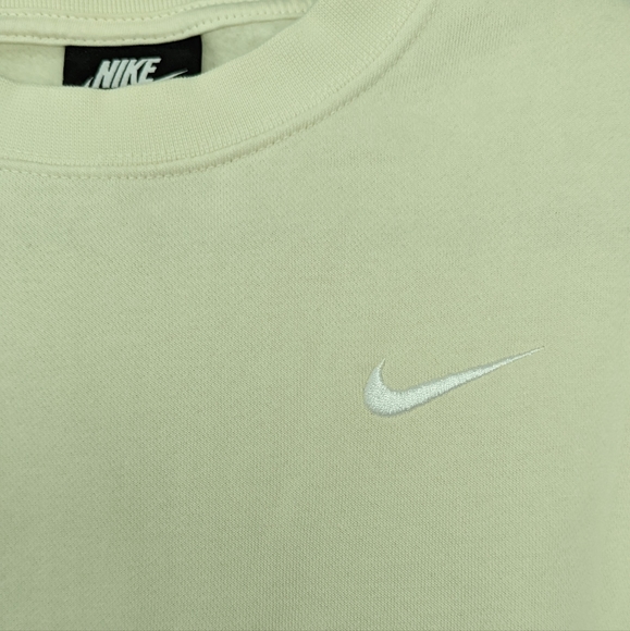 Nike Sweatshirt - Picture 3 of 4